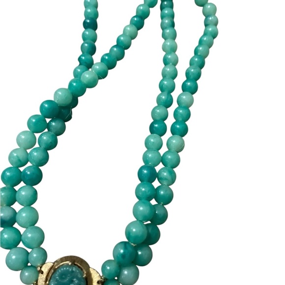 Mid Century Elegant Green Beaded Necklace& Green Glass stone - Picture 4 of 6